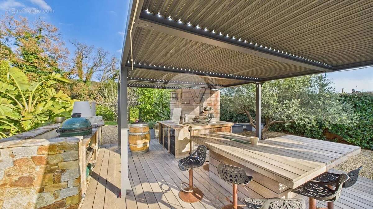 Maison à PLAN-DE-LA-TOUR