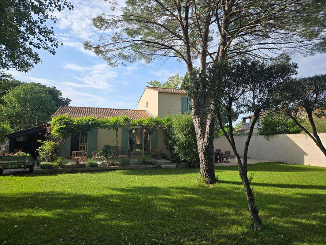 Maison à LA CALMETTE