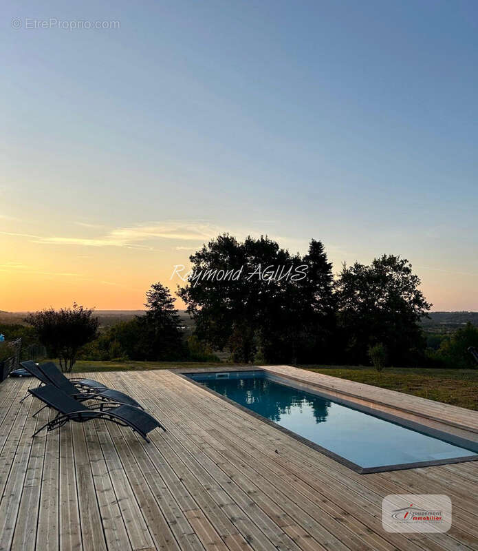 Maison à SAINT-EMILION