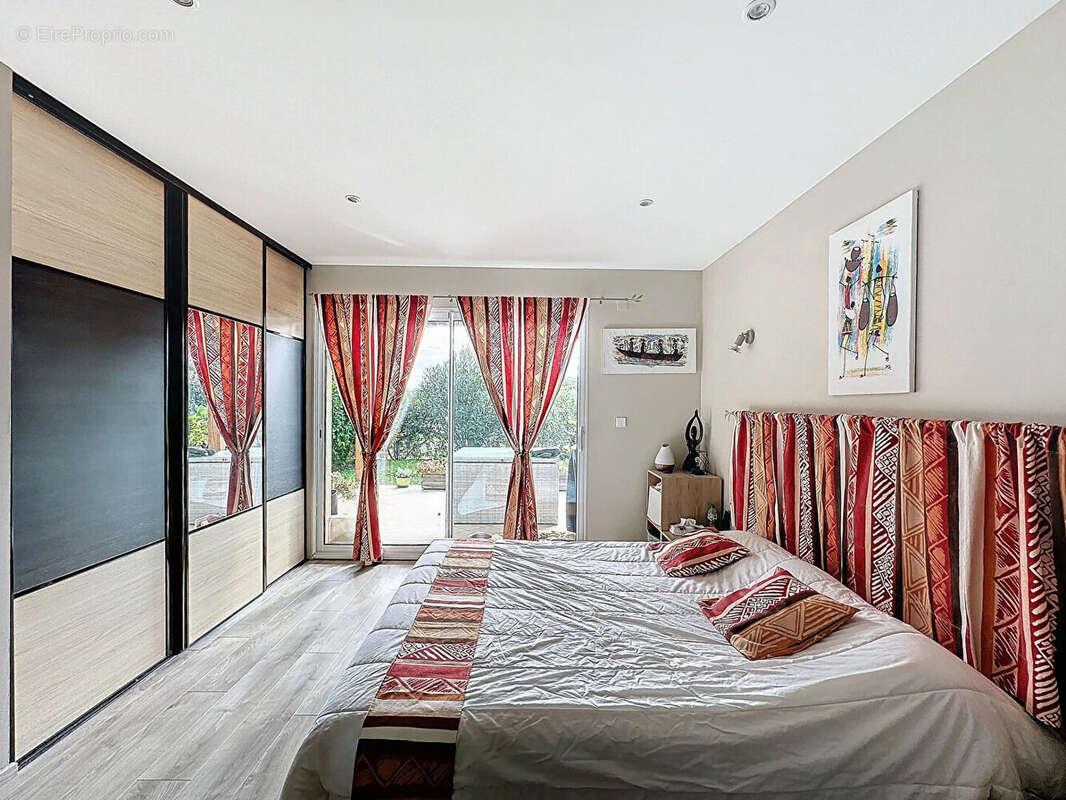 Maison à VILLECOMTAL-SUR-ARROS