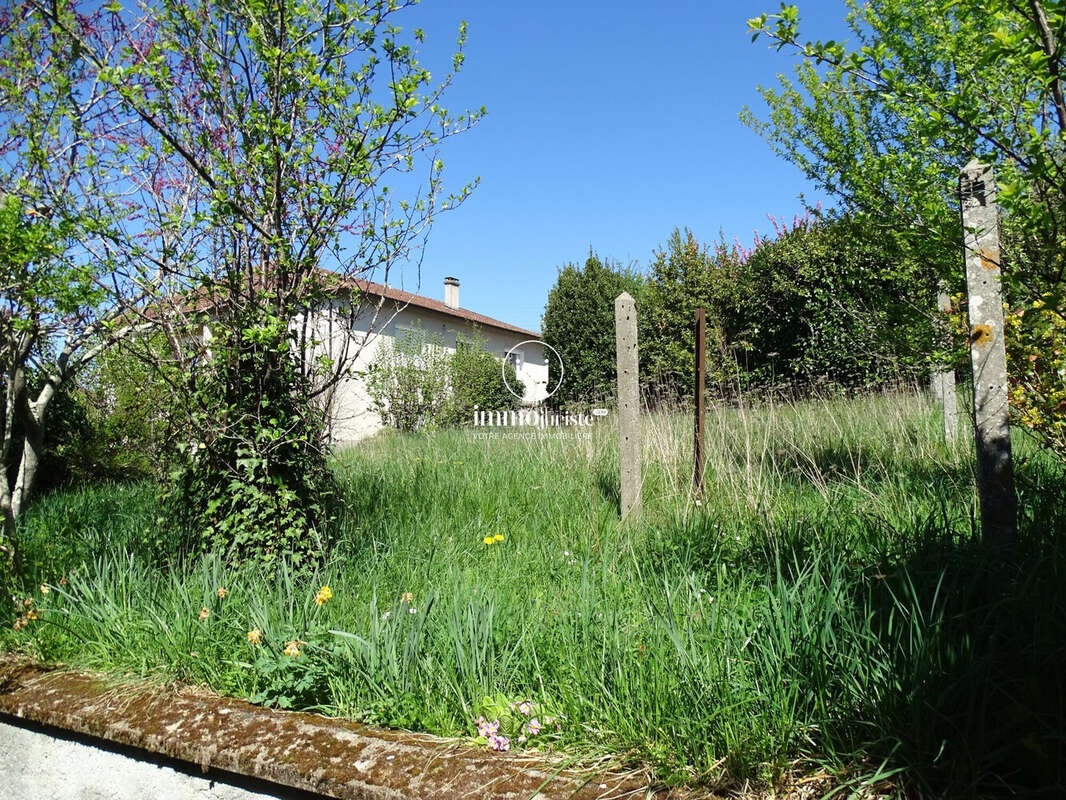 Maison à SAINT-JUNIEN