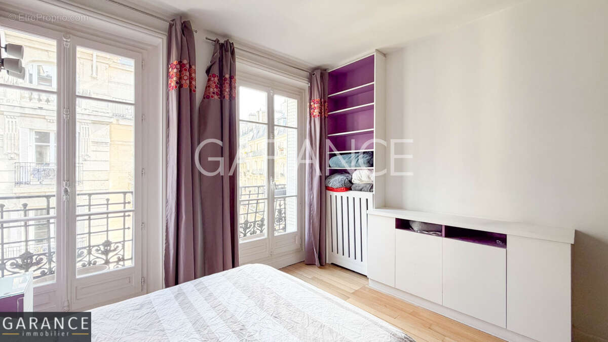Appartement à PARIS-14E