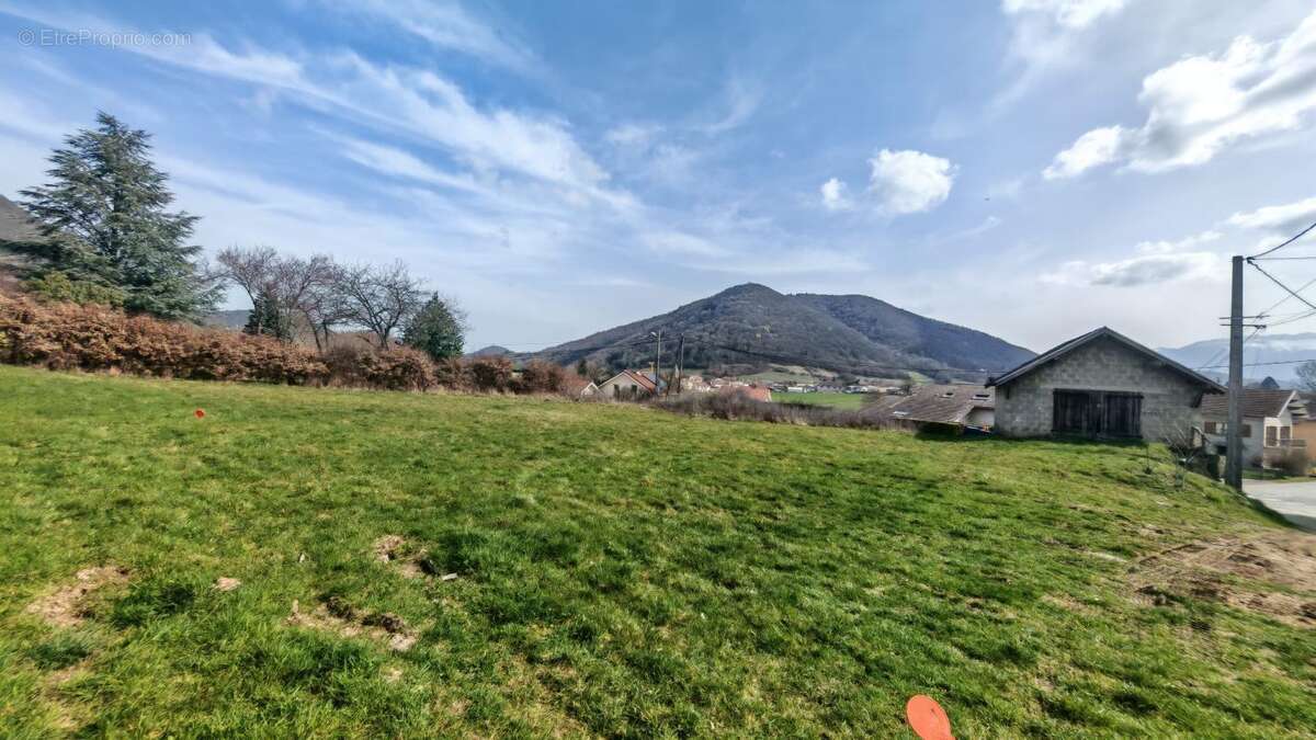 Terrain à CHIRENS