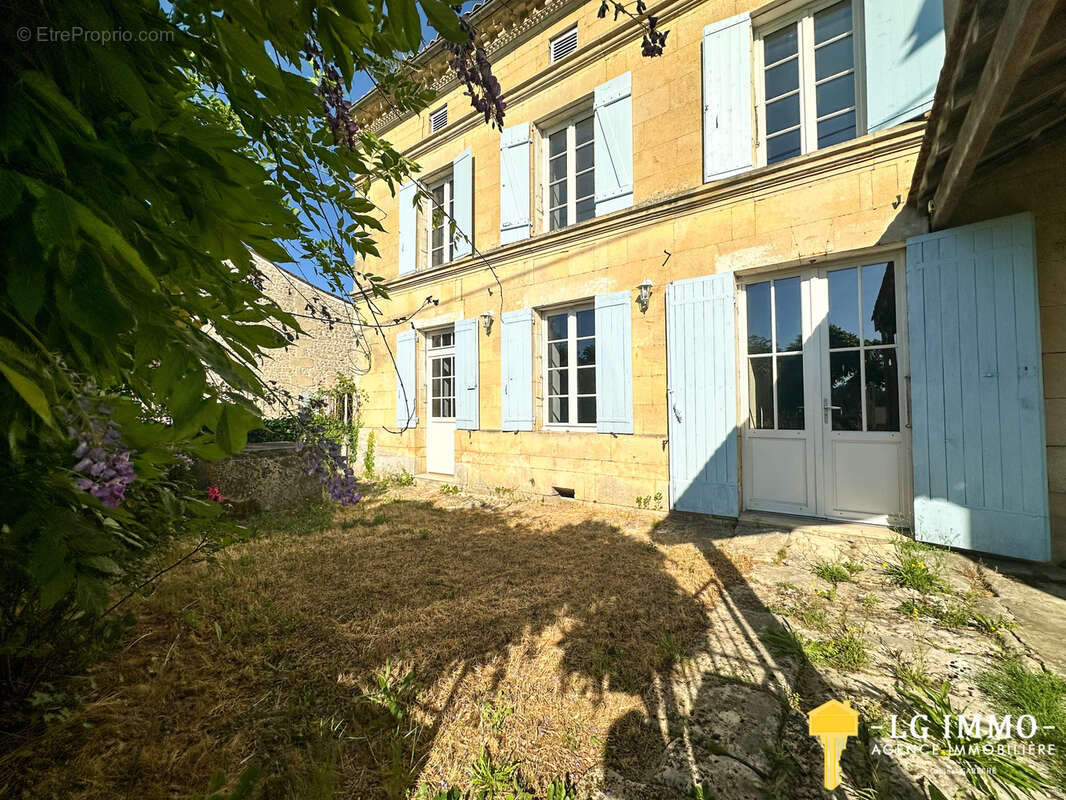 Maison à CHAMPAGNOLLES
