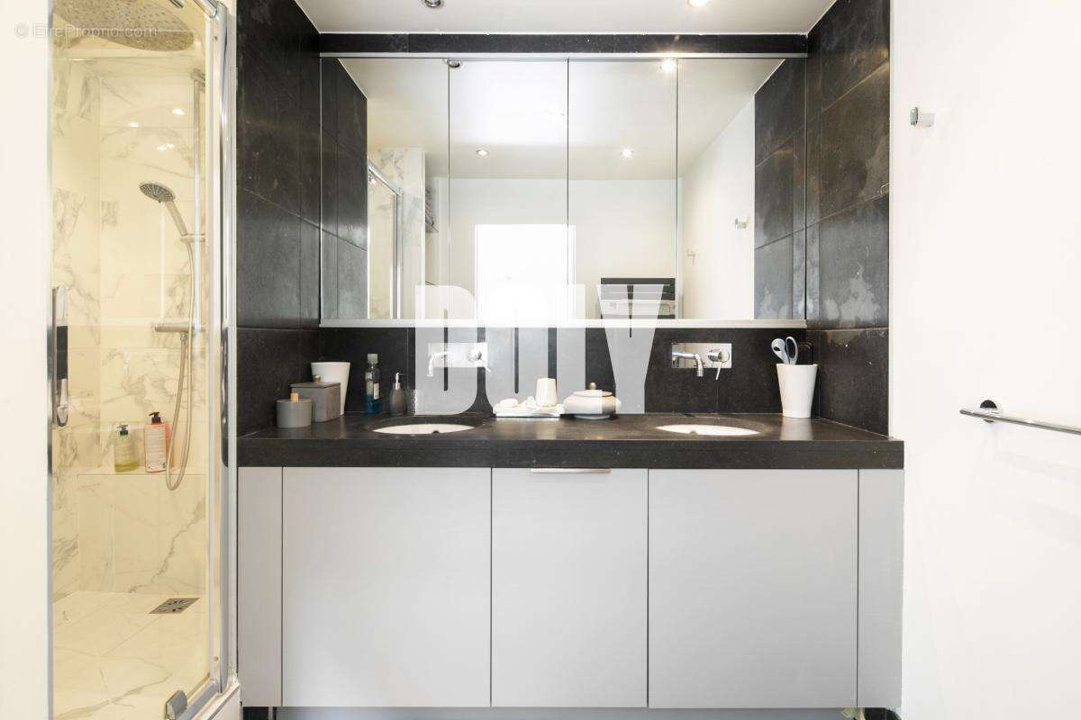 Appartement à LEVALLOIS-PERRET