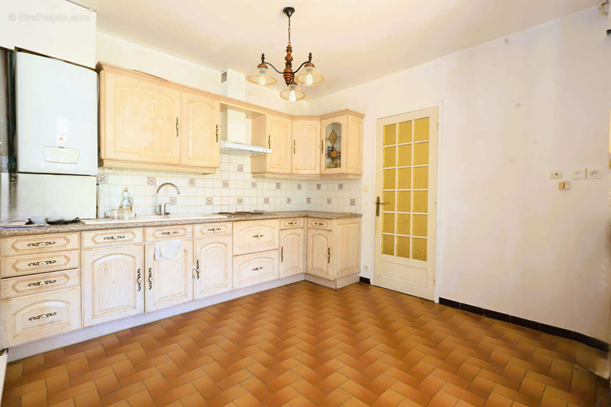 Maison à MAUGUIO