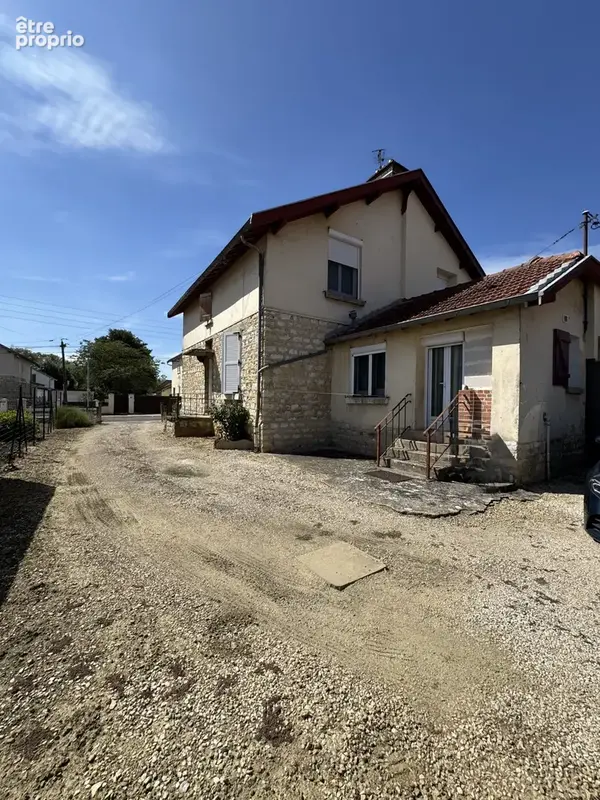 Maison 4 pièces 74 m² à vendre à Damparis (39500) - photo 2