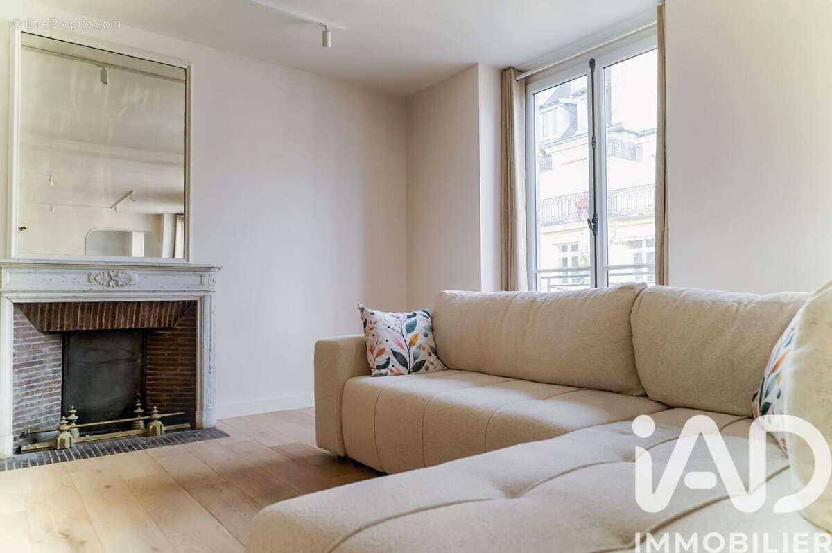 Photo 3 - Appartement à PARIS-8E