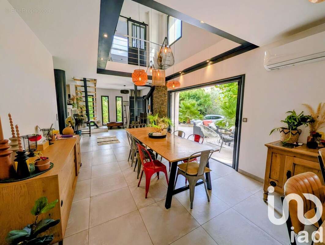 Photo 2 - Maison à SORGUES