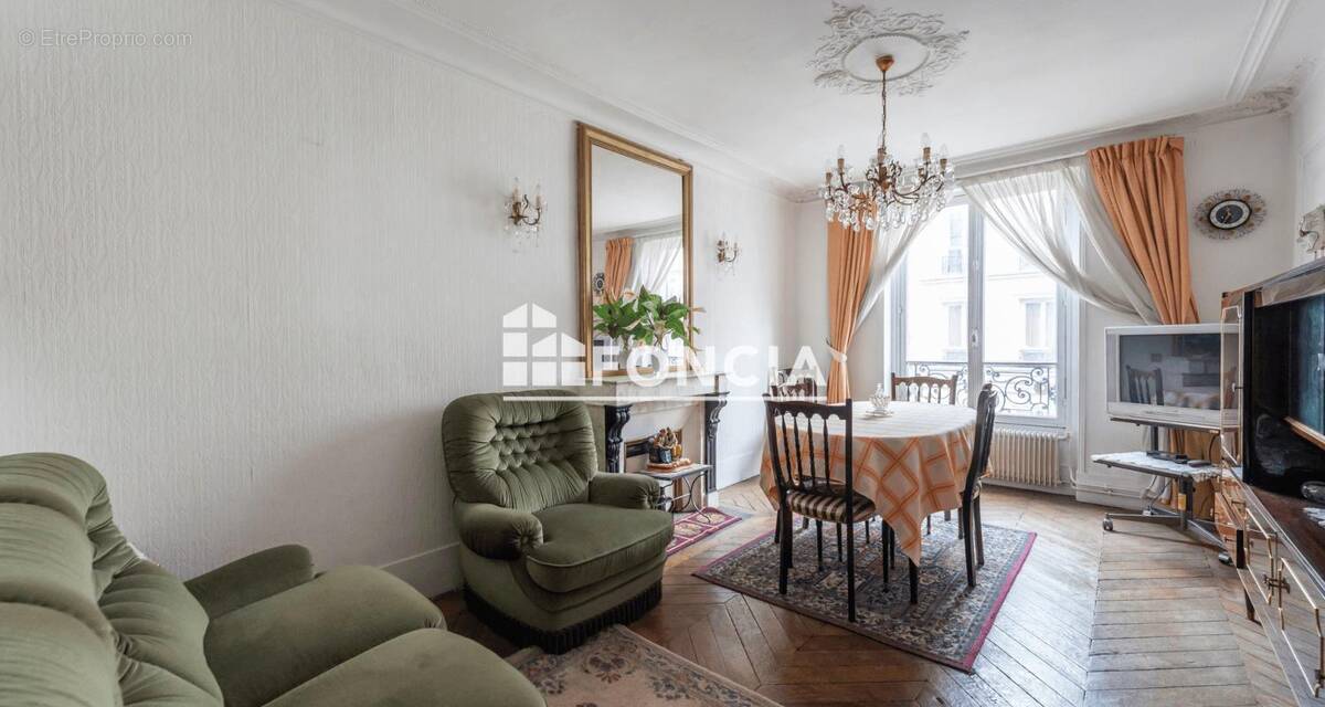 Appartement à PARIS-18E