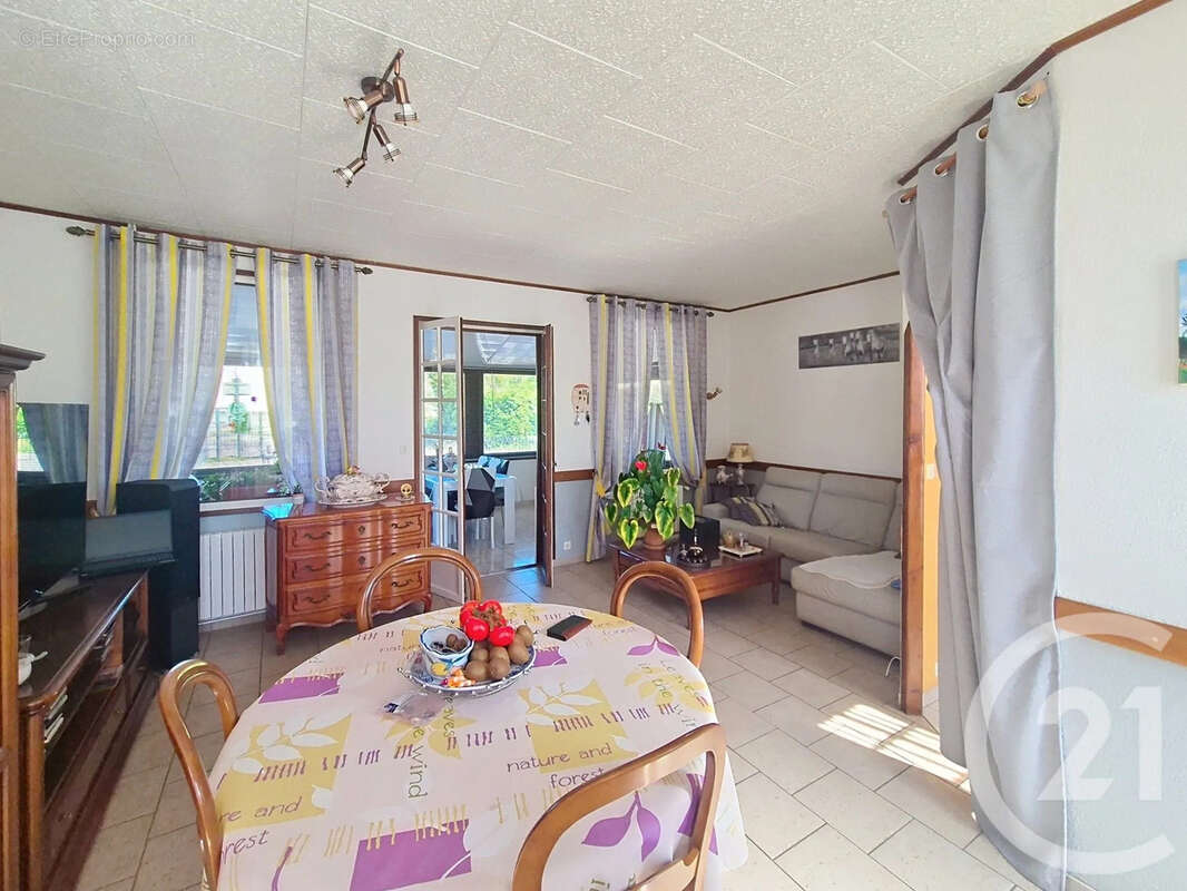 Maison à LE BEC-HELLOUIN