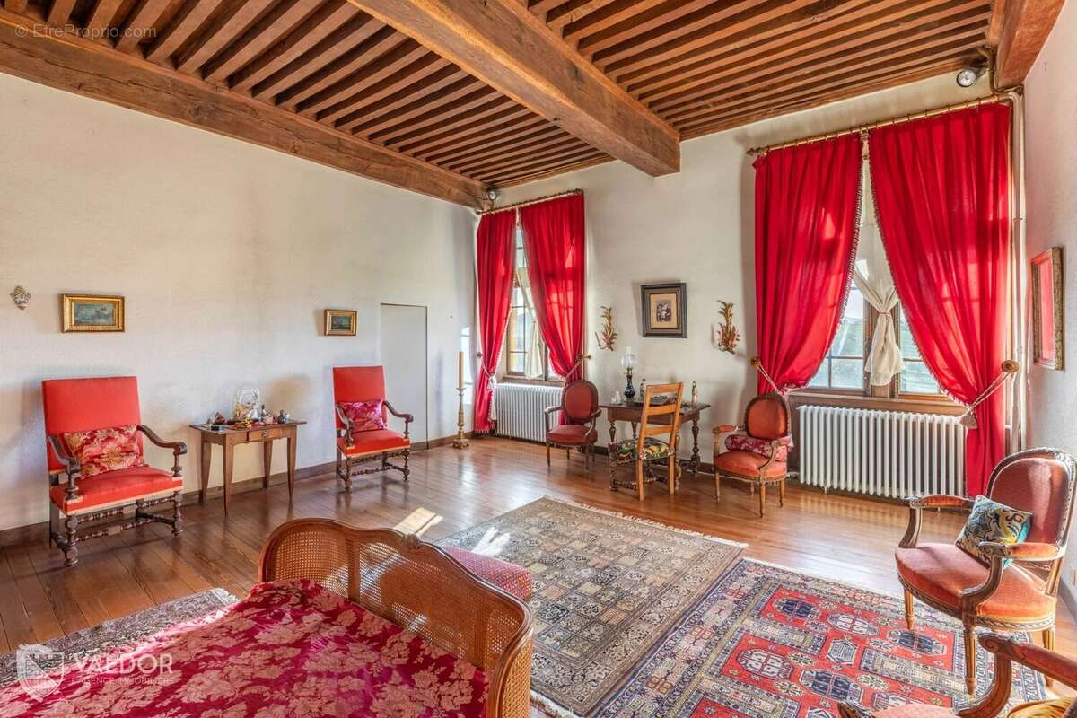 Maison à AMPLEPUIS