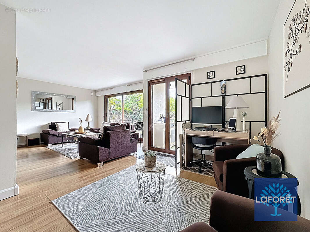 Appartement à CHILLY-MAZARIN