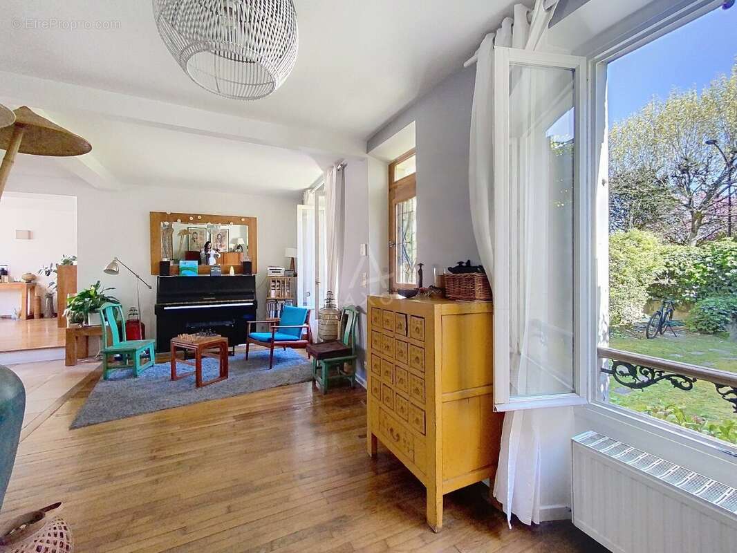 Maison à SAINT-MAUR-DES-FOSSES