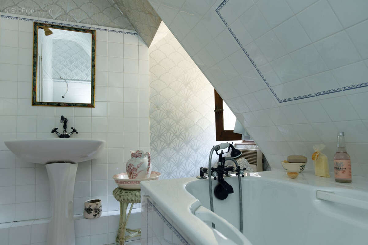 Maison PONT L'EVEQUE 4 pièce(s), 96 m² (146.44 m² au sol) 3 ch dt 1 au rdc, 13056 m² dont prairie - photo 10
