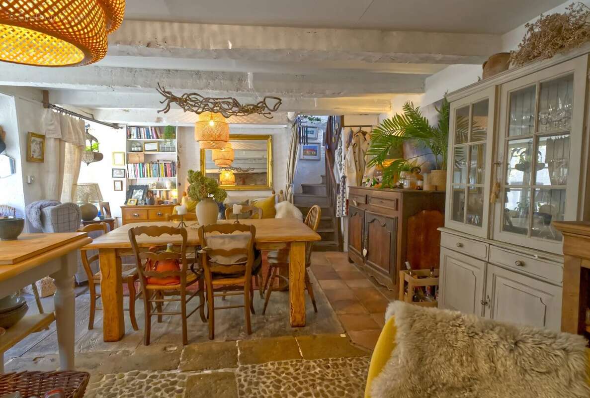 Appartement à NANTEUIL-EN-VALLEE