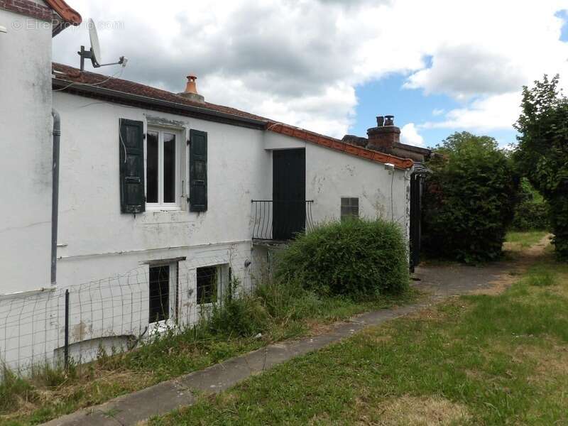 Maison à NERIS-LES-BAINS