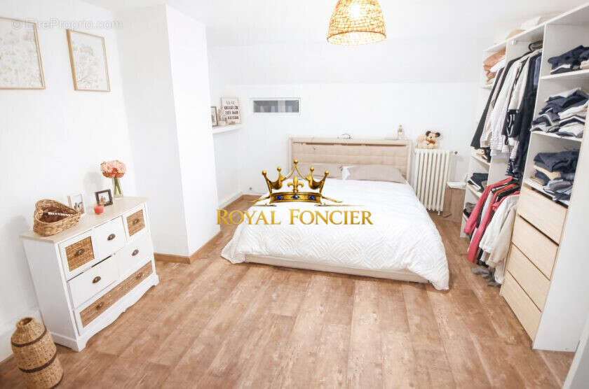 Maison 140 m² à Mondion  - photo 8