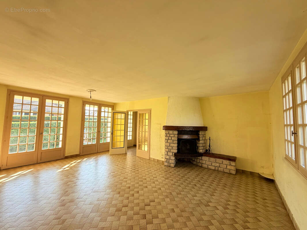 Maison à HOUDAN