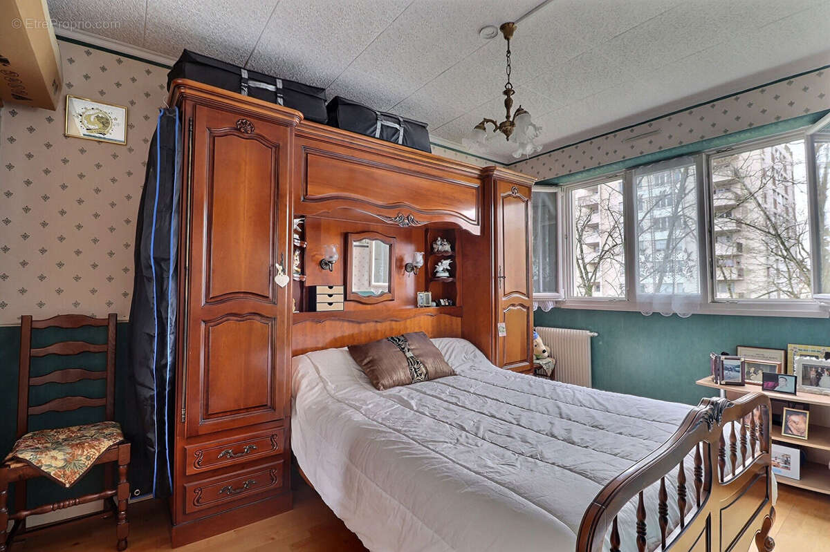 Appartement à LE PLESSIS-BOUCHARD