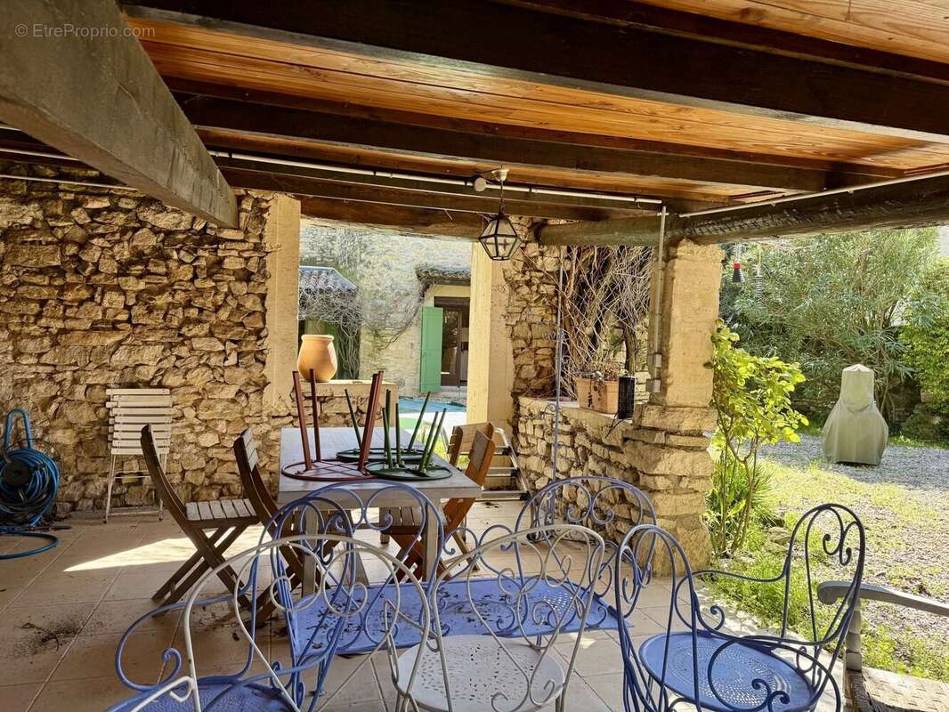 Maison à CASTELNAU-VALENCE