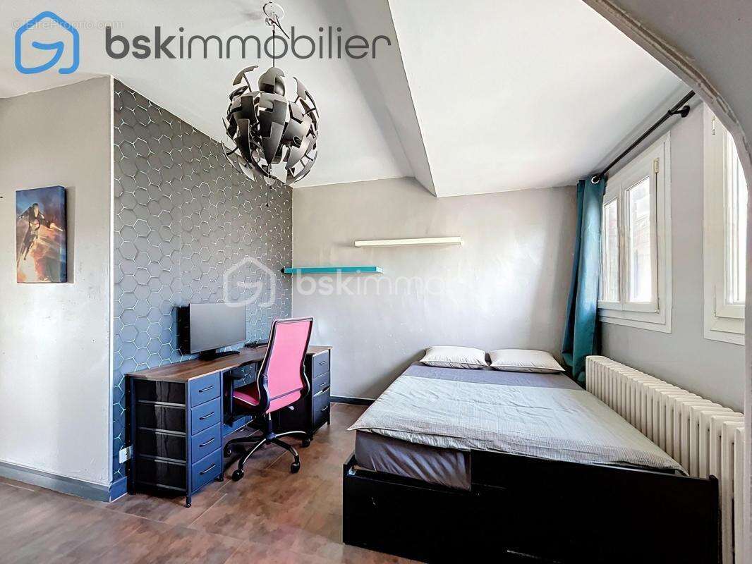 Maison à SAINT-ETIENNE-DU-ROUVRAY