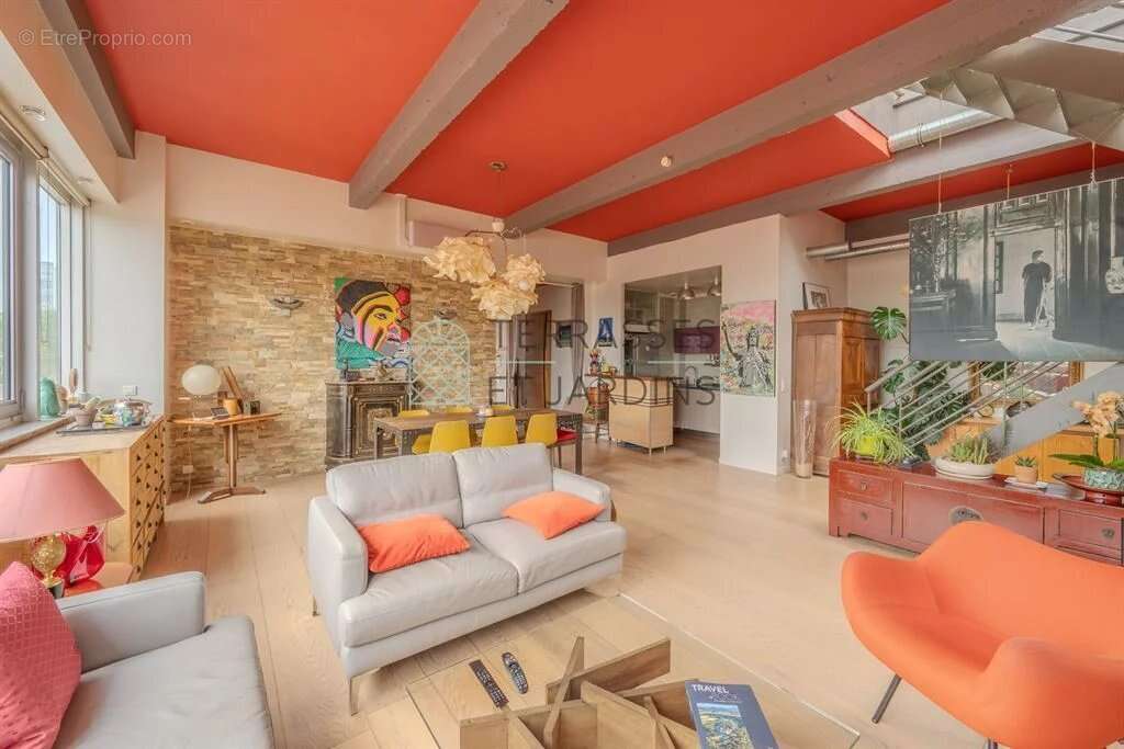 Appartement à LES LILAS