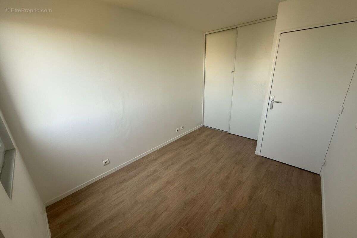 T3 de 71 m² à Saint-Priest, Carré Rostand au prix de vente de 145 700€ - photo 2