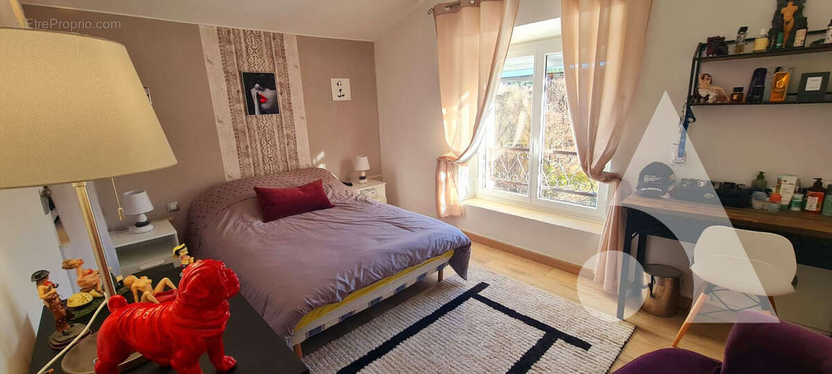 Maison à ENTRECASTEAUX