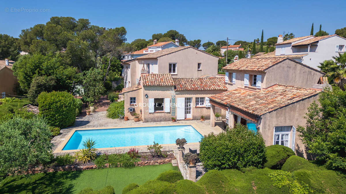 Villa familiale avec piscine à quelques pas de la mer et du centre de boulouris - photo 5