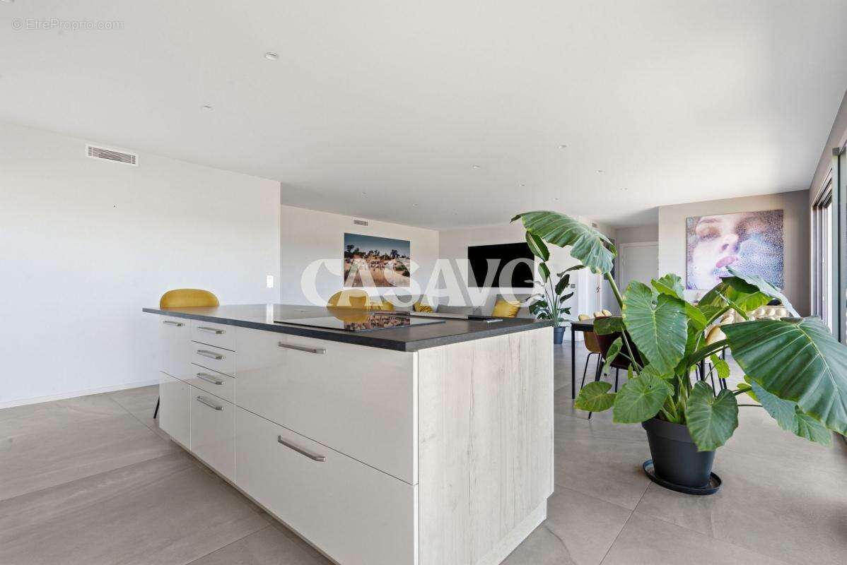 Appartement à EGUILLES