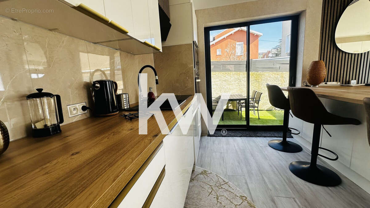 Appartement à SAINT-ETIENNE