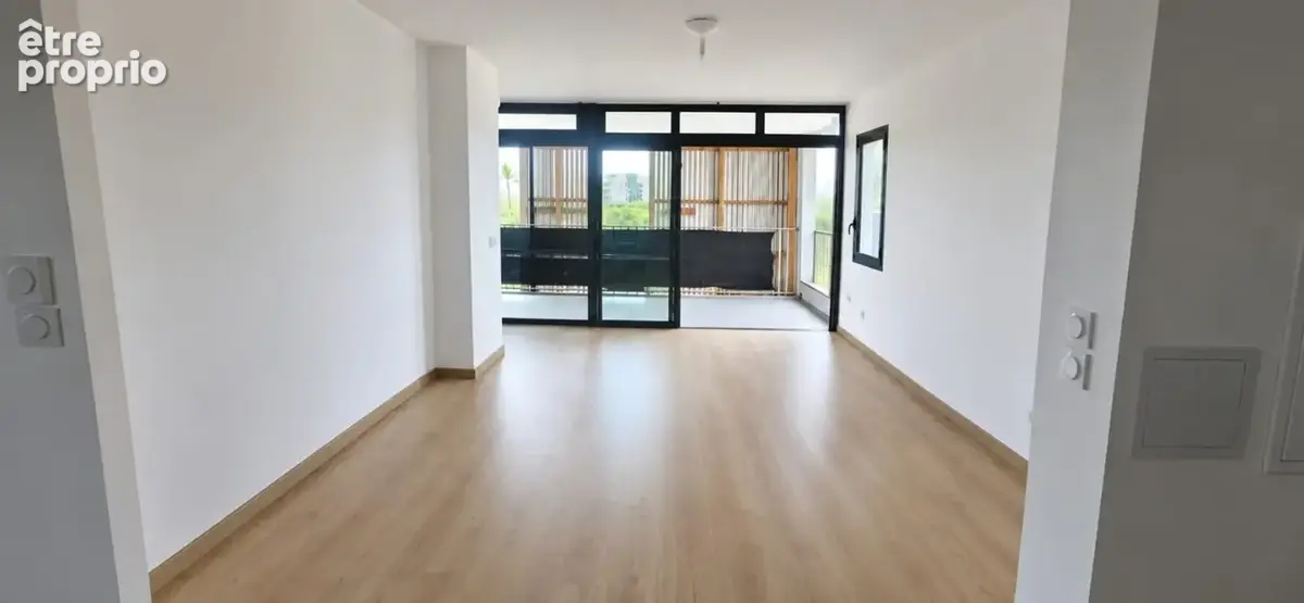 Appartement T3 89m² habitables Cœur de ville La Possession - photo 4