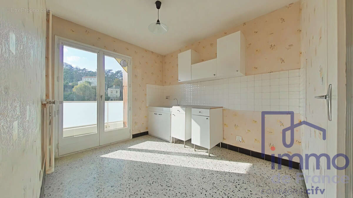 Appartement à SAINT-ETIENNE