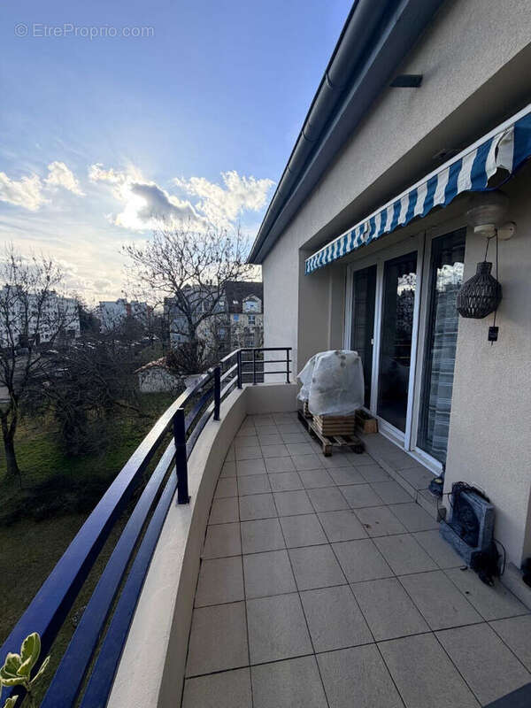 Appartement 4 pièces  avec terrasse  à 300 m de la frontière - photo 3