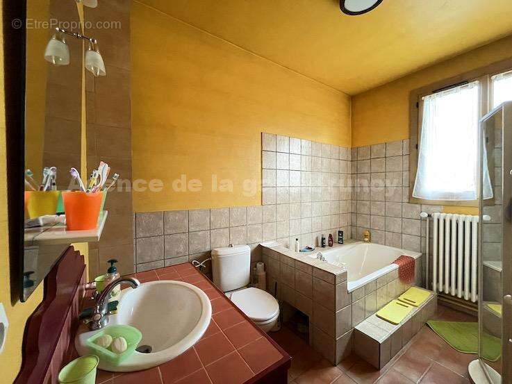 Salle de bains - Maison à BRUNOY