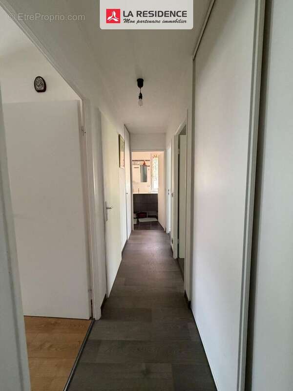 Appartement 74 m² à Elancourt  - photo 8