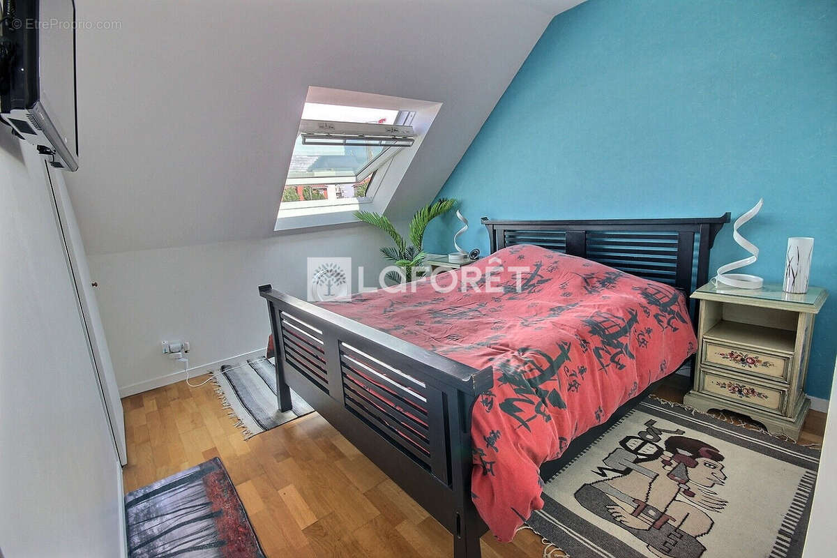 Appartement à LA GARENNE-COLOMBES