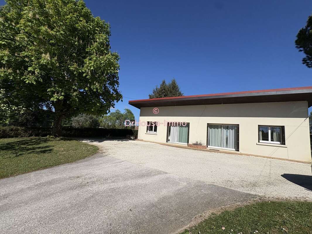 Maison à AGONAC