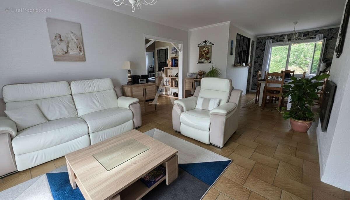 Maison à POUILLE