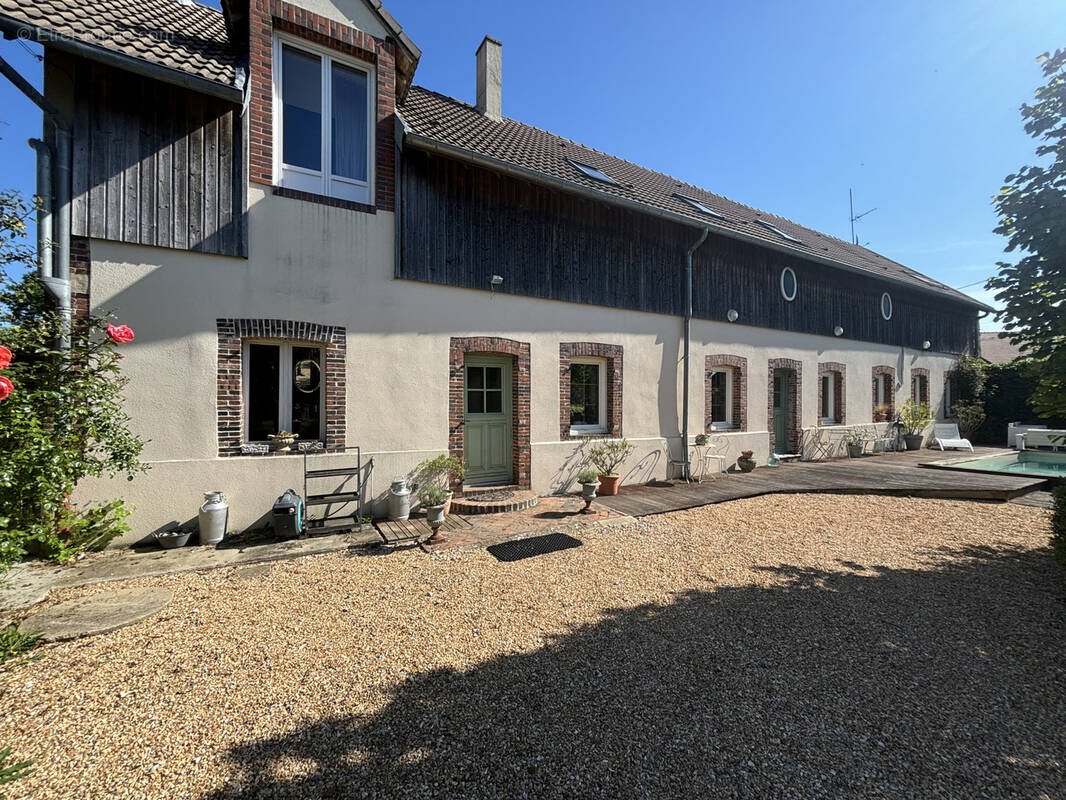 Maison à FAVIERES