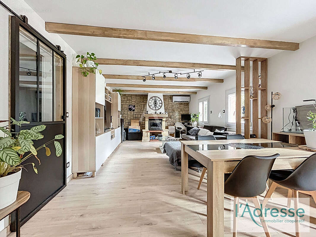 Maison à BRUGUIERES