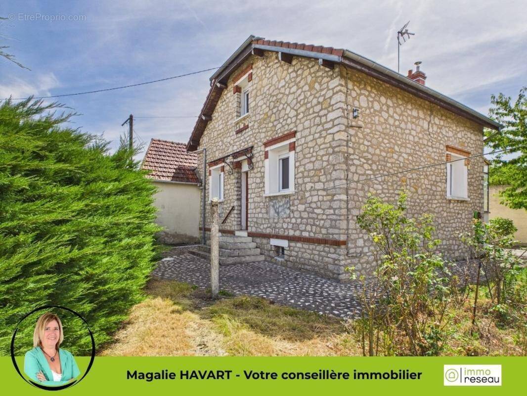 Maison à AMILLY
