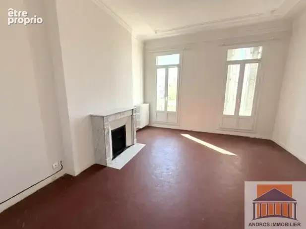 13008 proche Périer,  ÉLÉGANCE HAUSSMANNIENNE   T4 d’exception de  145 m2 avec terrasse  sur jardins. Etage él - photo 8
