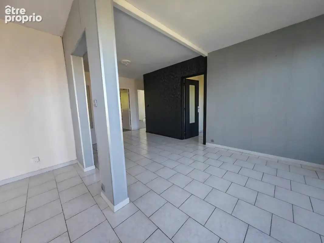 Maison des années 70 - terrasses et 1500m2 de terrain en partie boisé- - photo 5