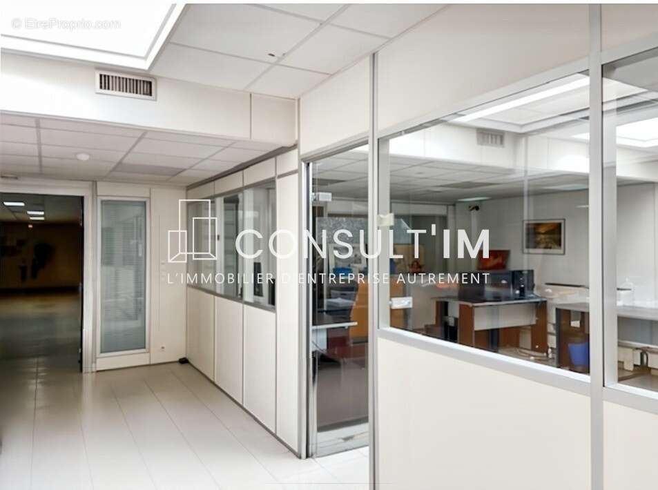 Commerce à SAINT-CLOUD