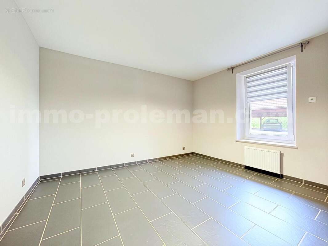 Appartement 159 m² à Etaux  - photo 8