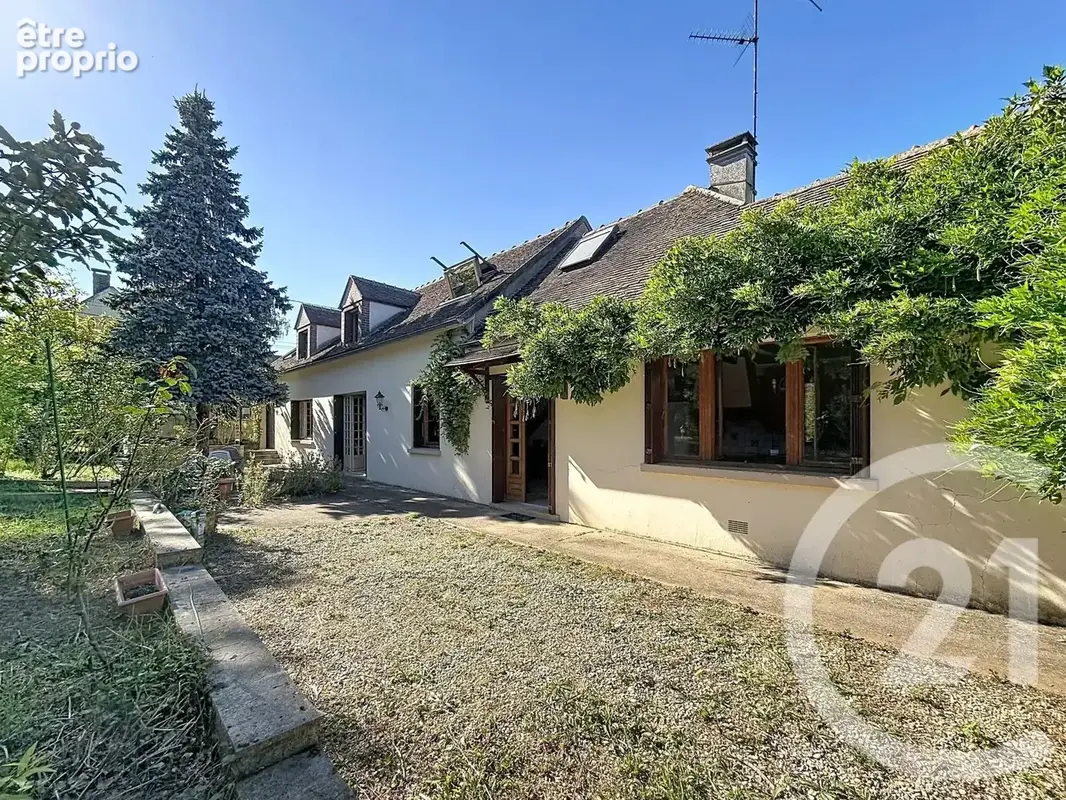 Maison à PLESSIS-SAINT-JEAN