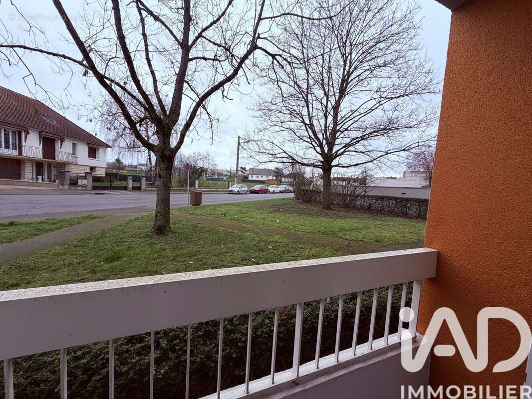 Photo 6 - Appartement à FLEURY-LES-AUBRAIS