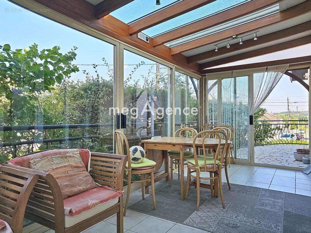 Maison familiale a bouafle avec sous sol total et jardin - photo 14